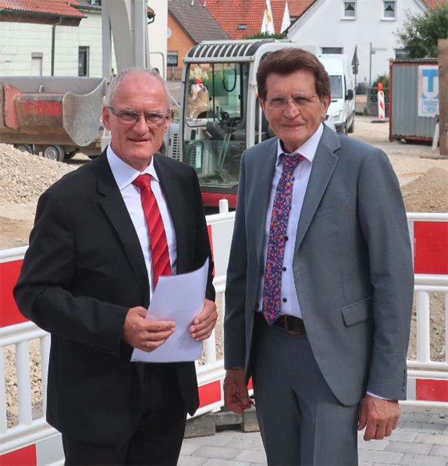 Bürgermeister Hans Kaltner und Stimmkreisabgeordneter Georg Winter in Buttenwiesen.